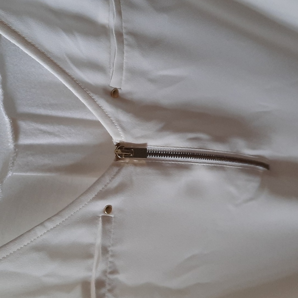 Express Blouse - Picture 2 of 6
